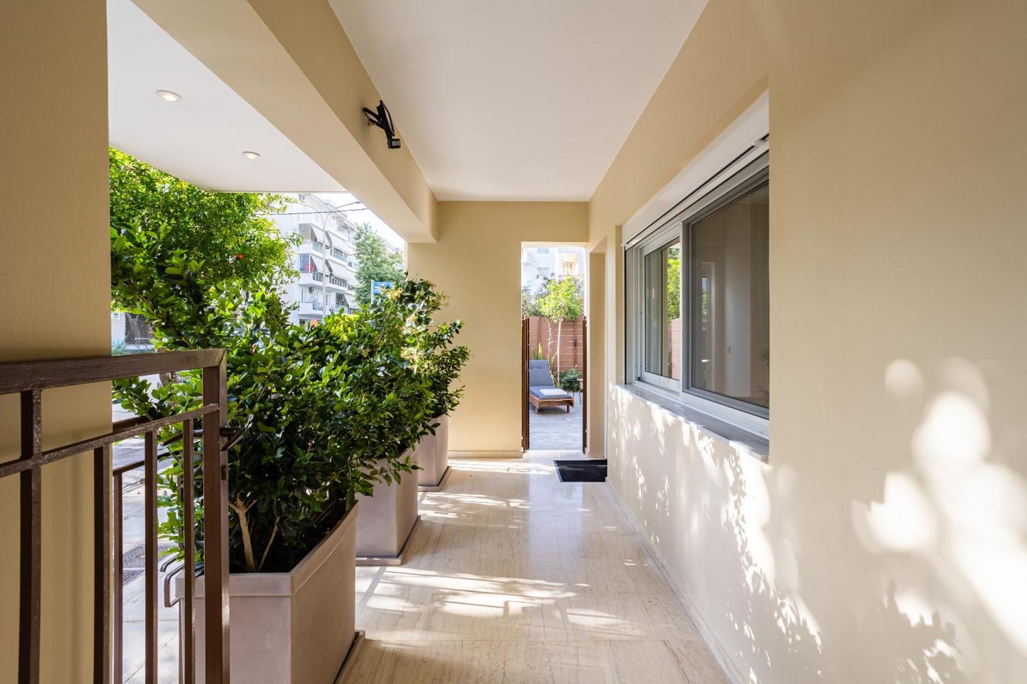 Villy'S Comfort Zone Apartments Kalamata Exterior photo