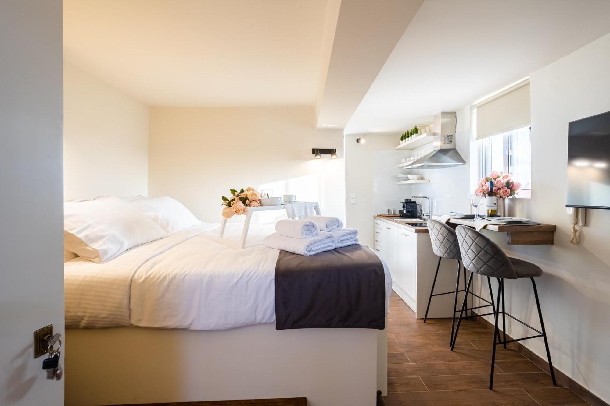 Villy'S Comfort Zone Apartments Kalamata Exterior photo