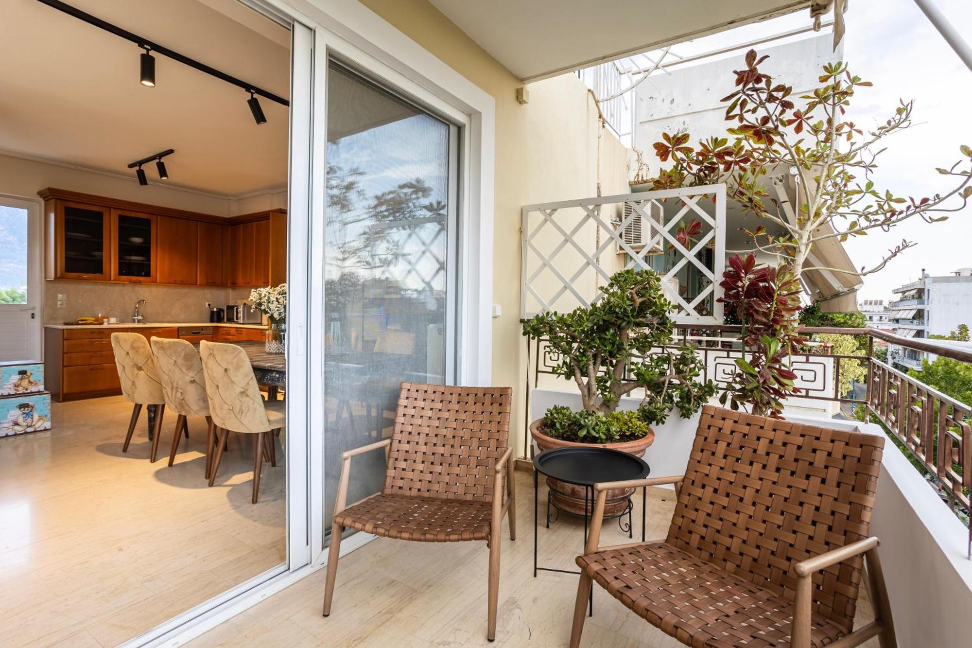 Villy'S Comfort Zone Apartments Kalamata Exterior photo